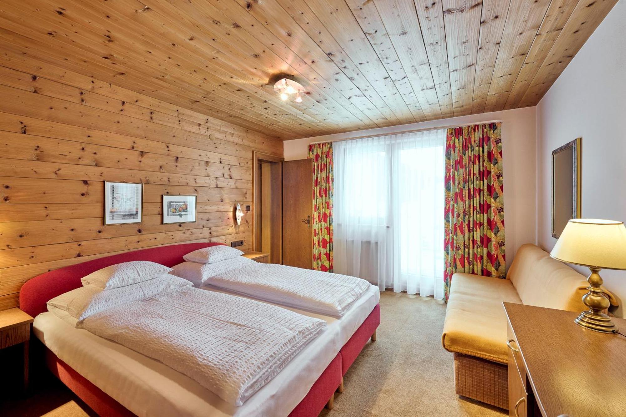 Appartementhaus Holiday Lech Extérieur photo