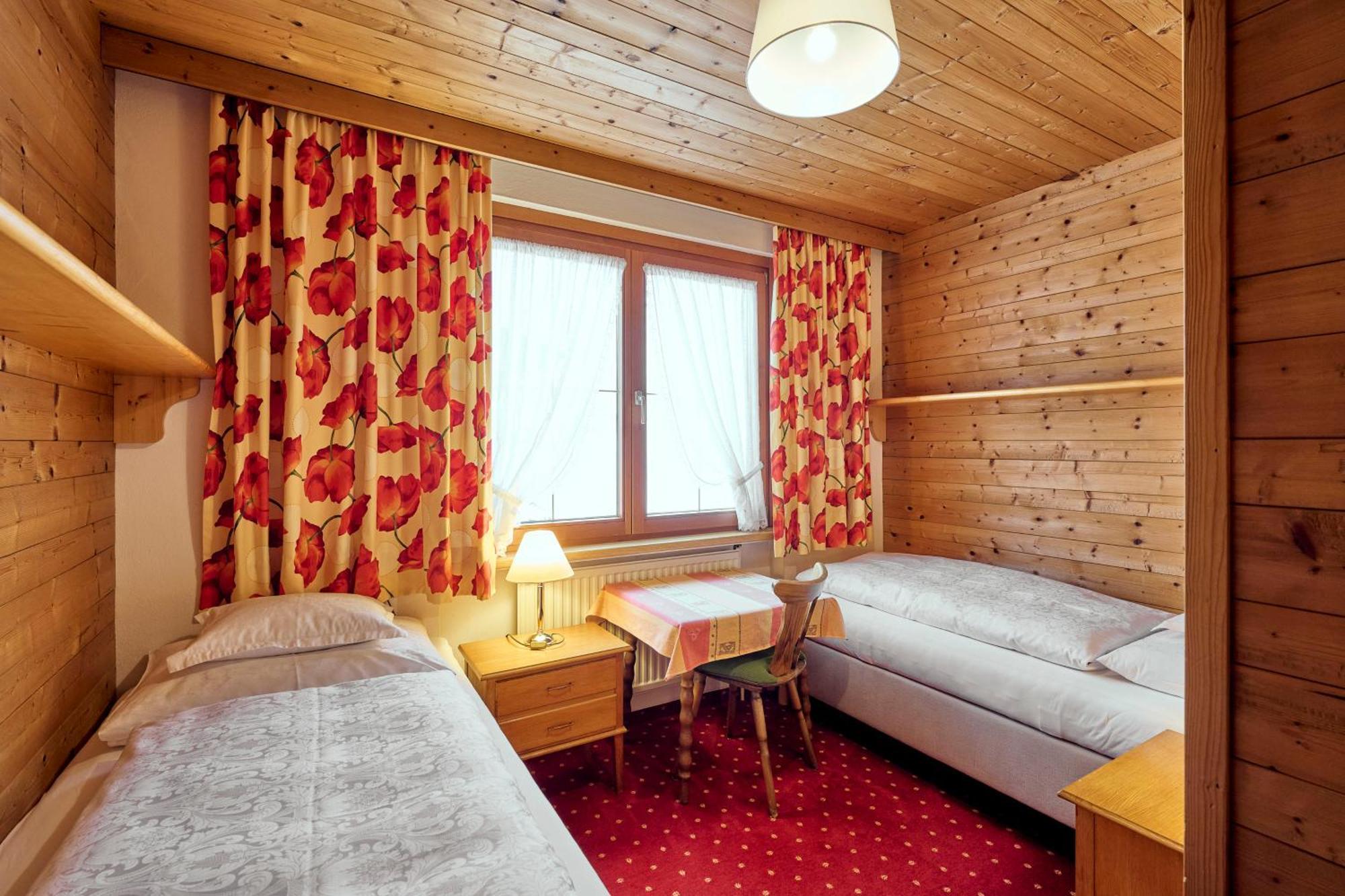 Appartementhaus Holiday Lech Extérieur photo