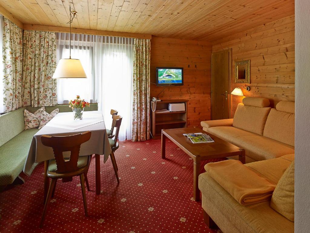 Appartementhaus Holiday Lech Extérieur photo