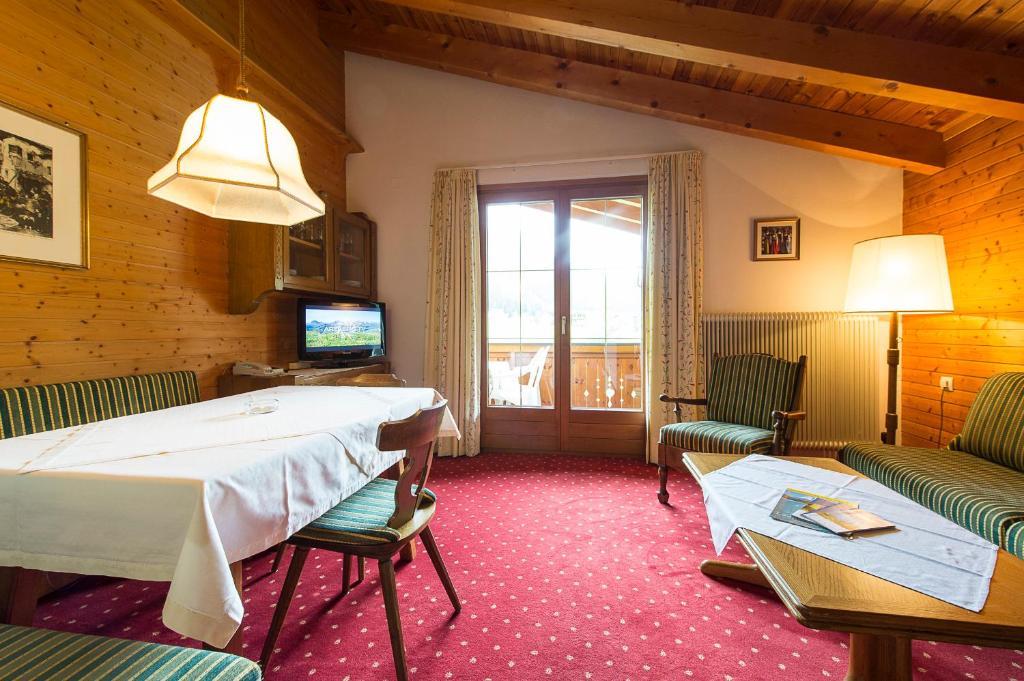 Appartementhaus Holiday Lech Extérieur photo
