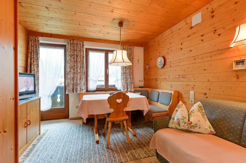 Appartementhaus Holiday Lech Extérieur photo